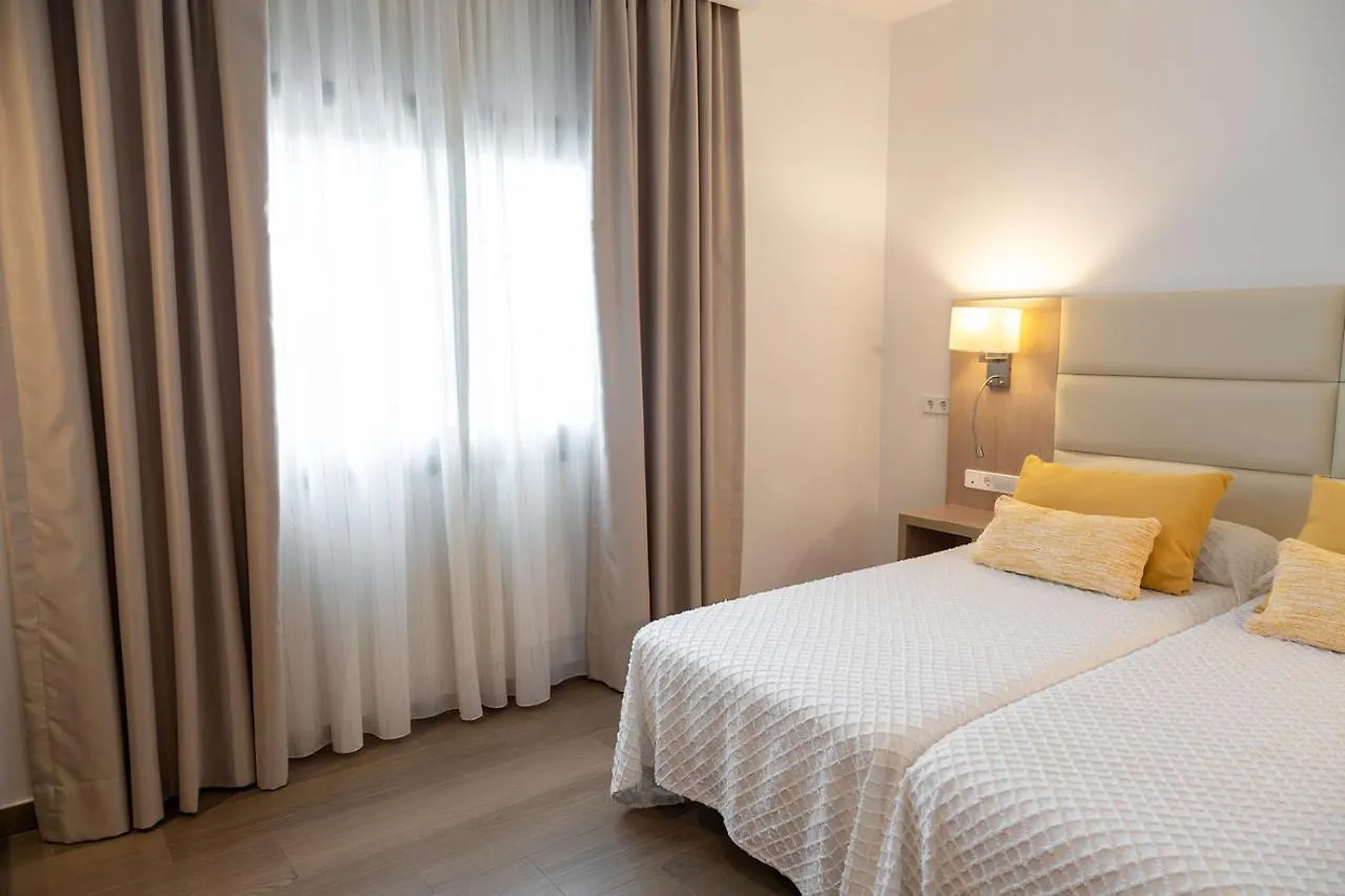 Hostal La Cigueena Portinatx